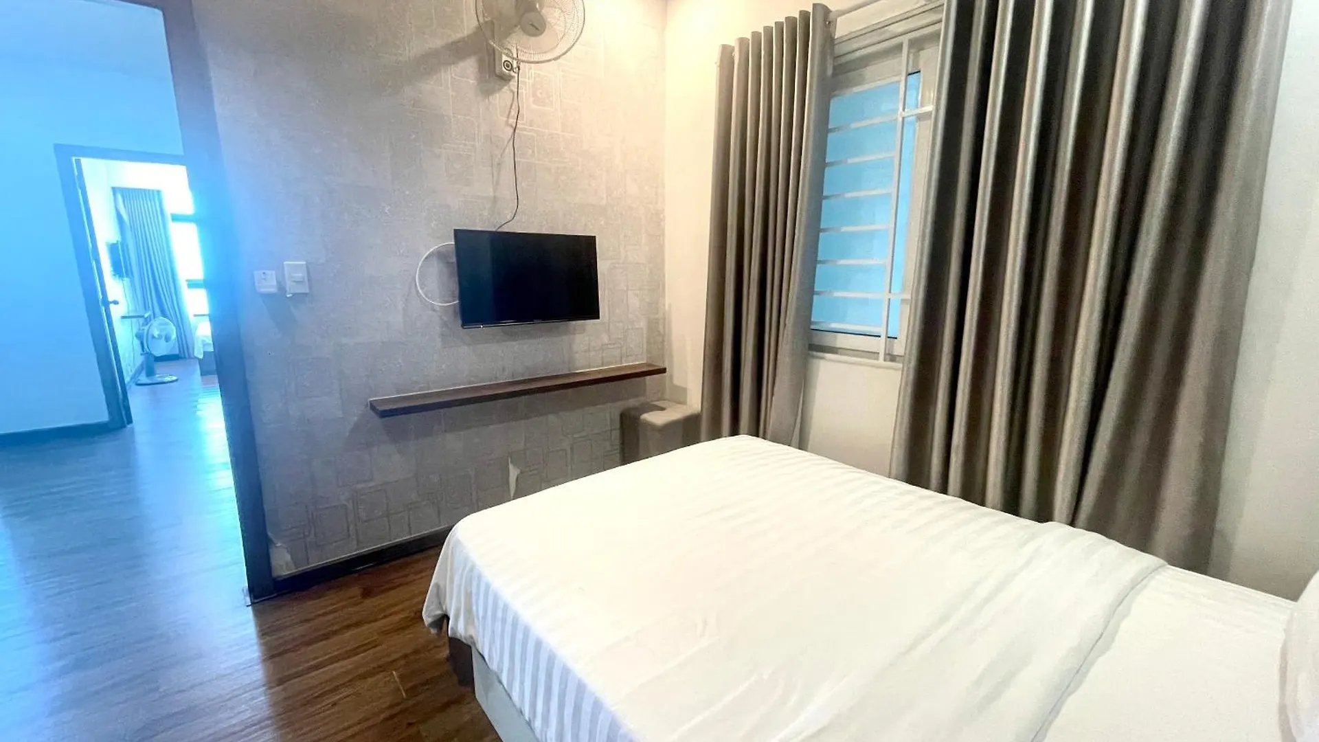 Beachfront Hon Chong Nha Trang Apartment