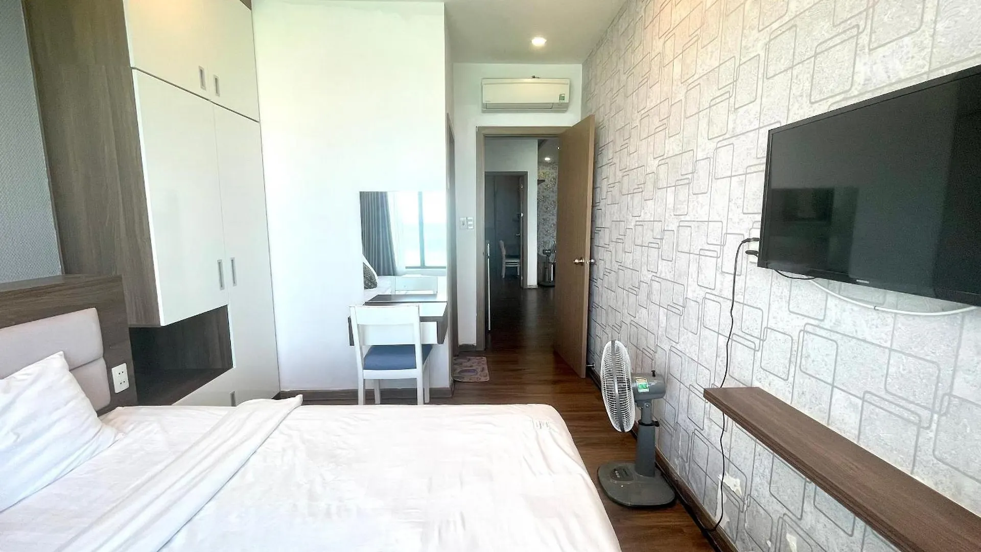 Beachfront Hon Chong Nha Trang Apartment 0*,