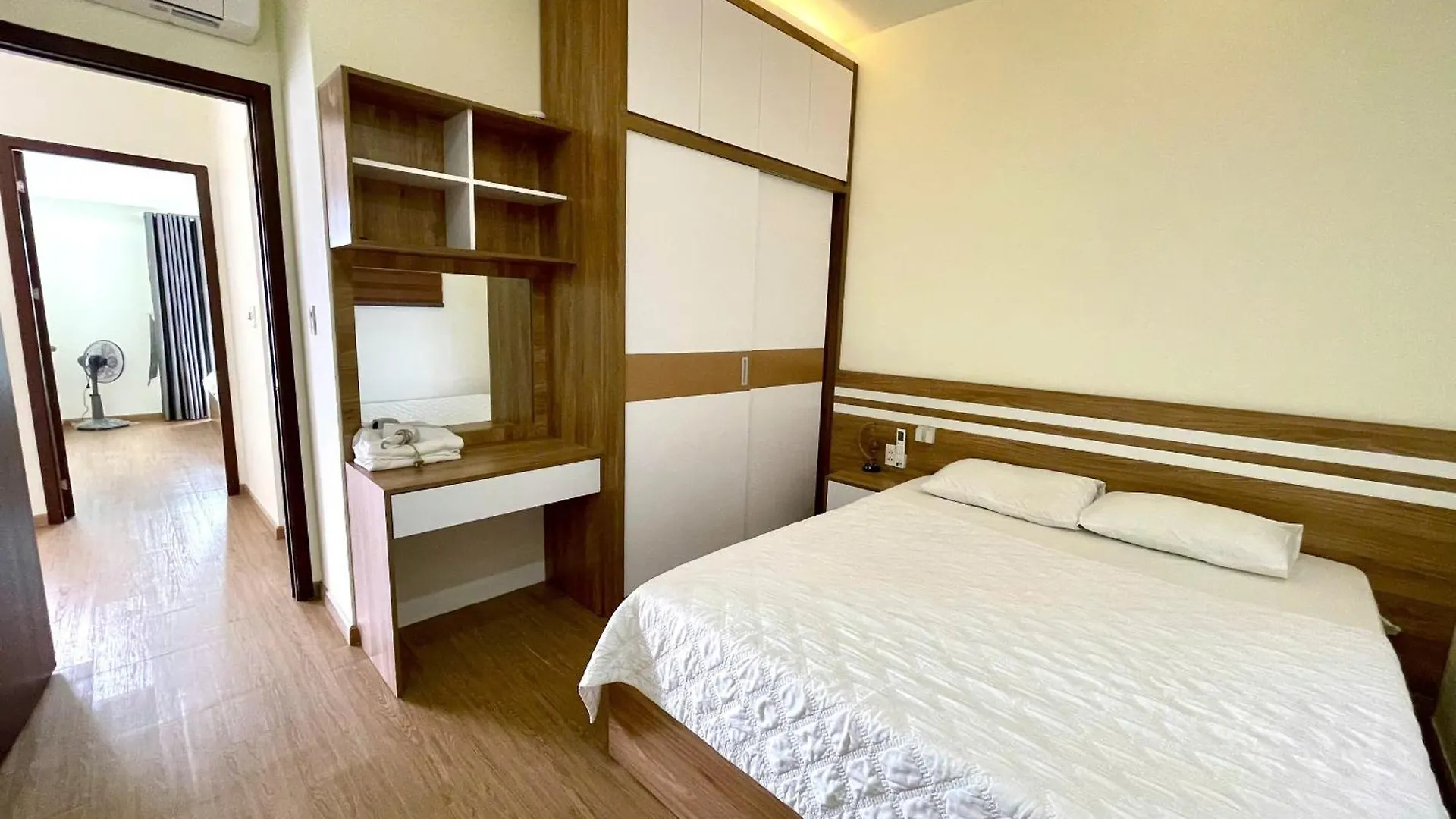 Beachfront Hon Chong Nha Trang Apartment
