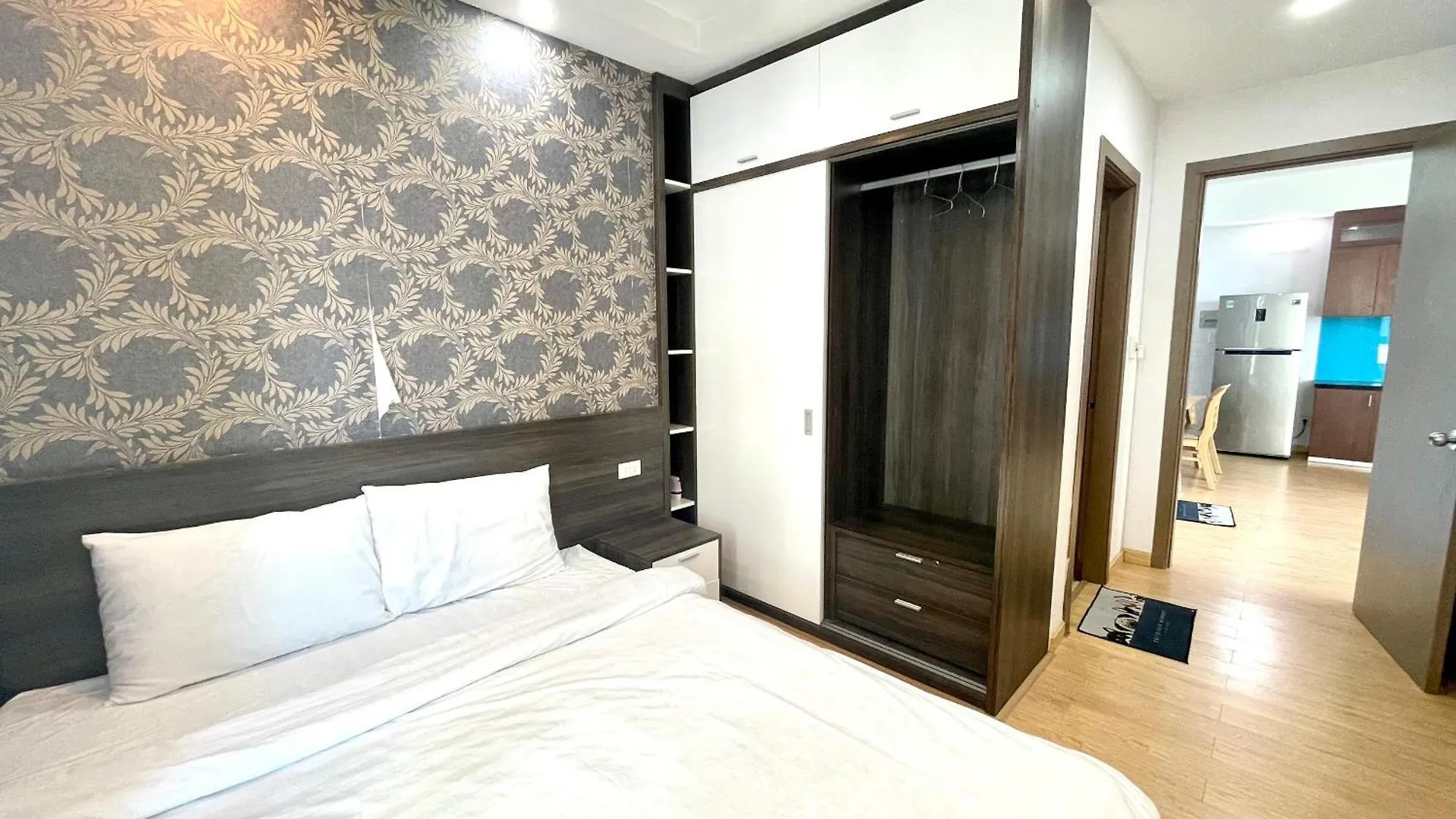 Beachfront Hon Chong Nha Trang Apartment
