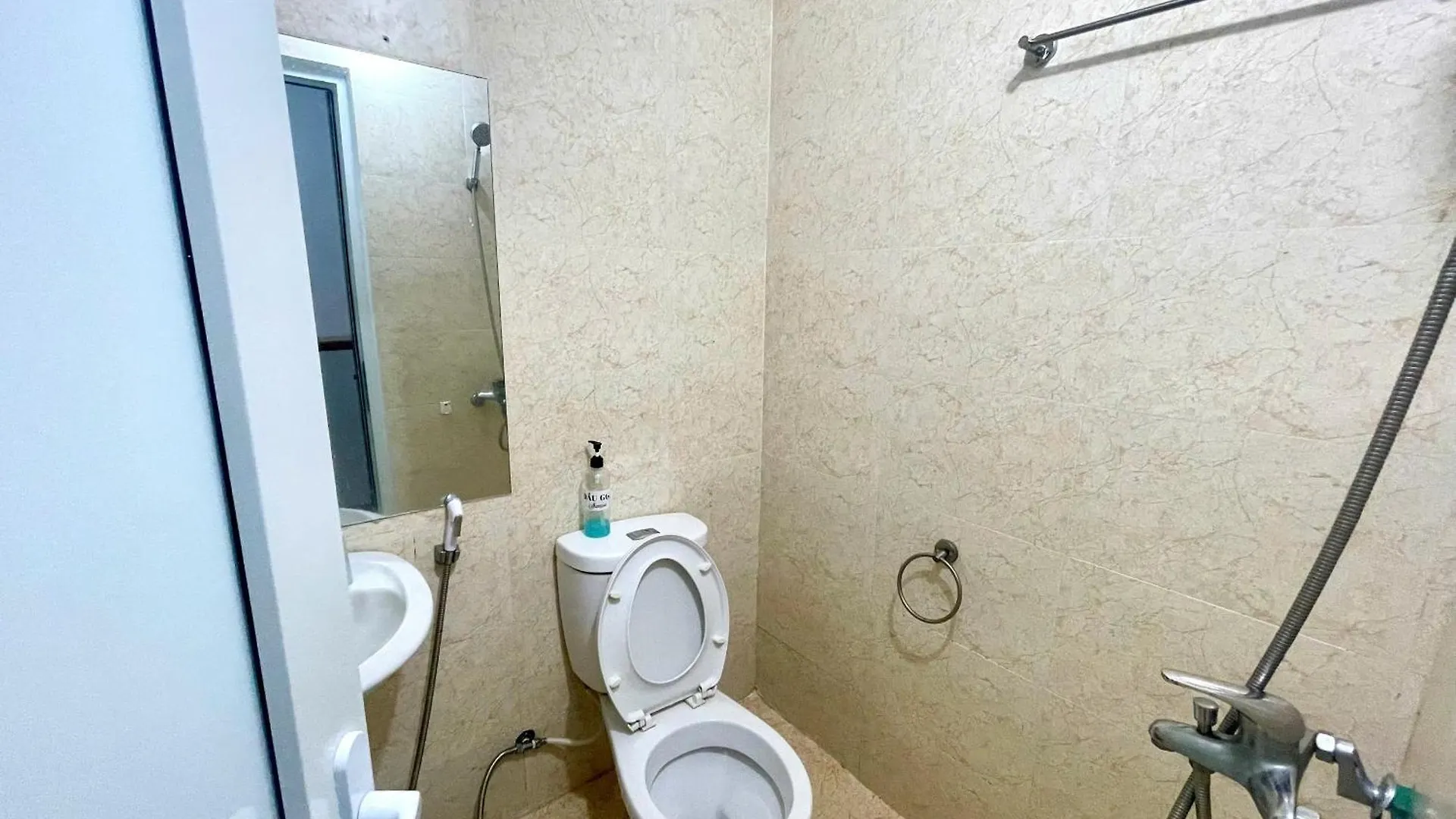 Beachfront Hon Chong Nha Trang Apartment 0*,