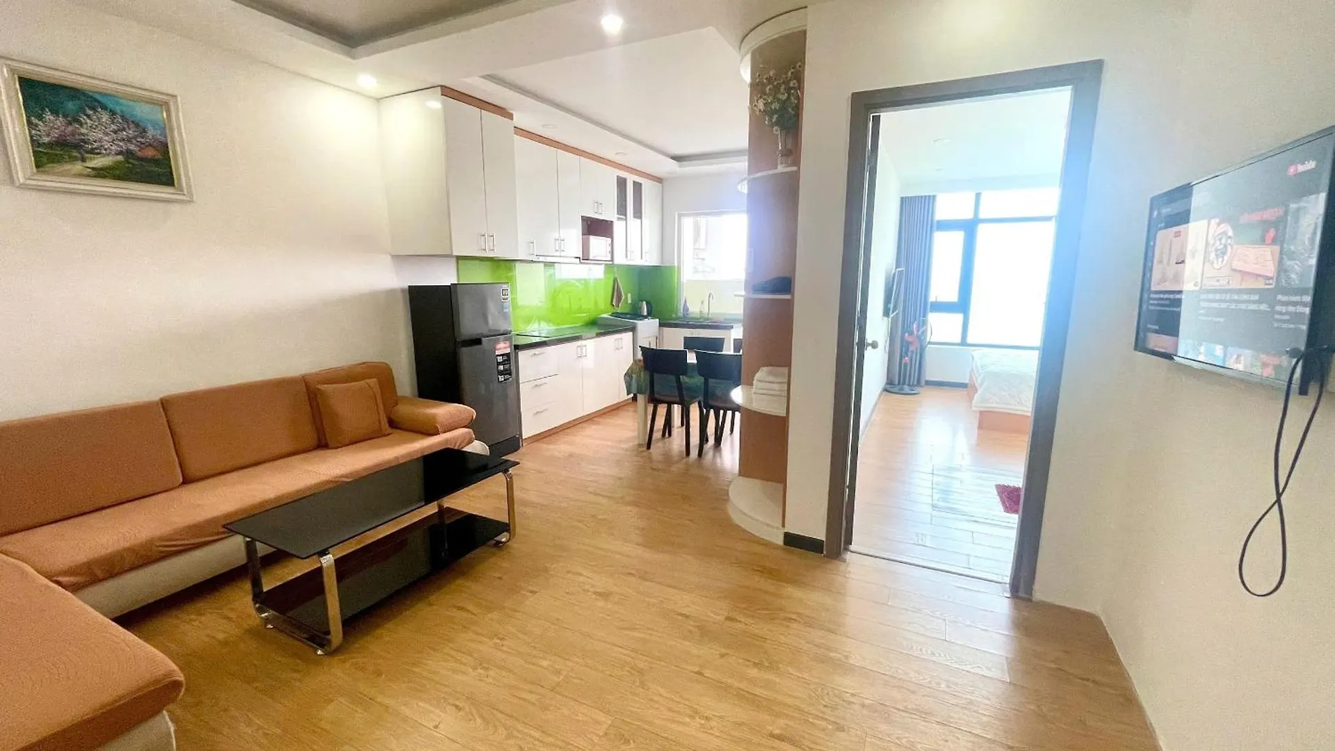 Beachfront Hon Chong Nha Trang Apartment