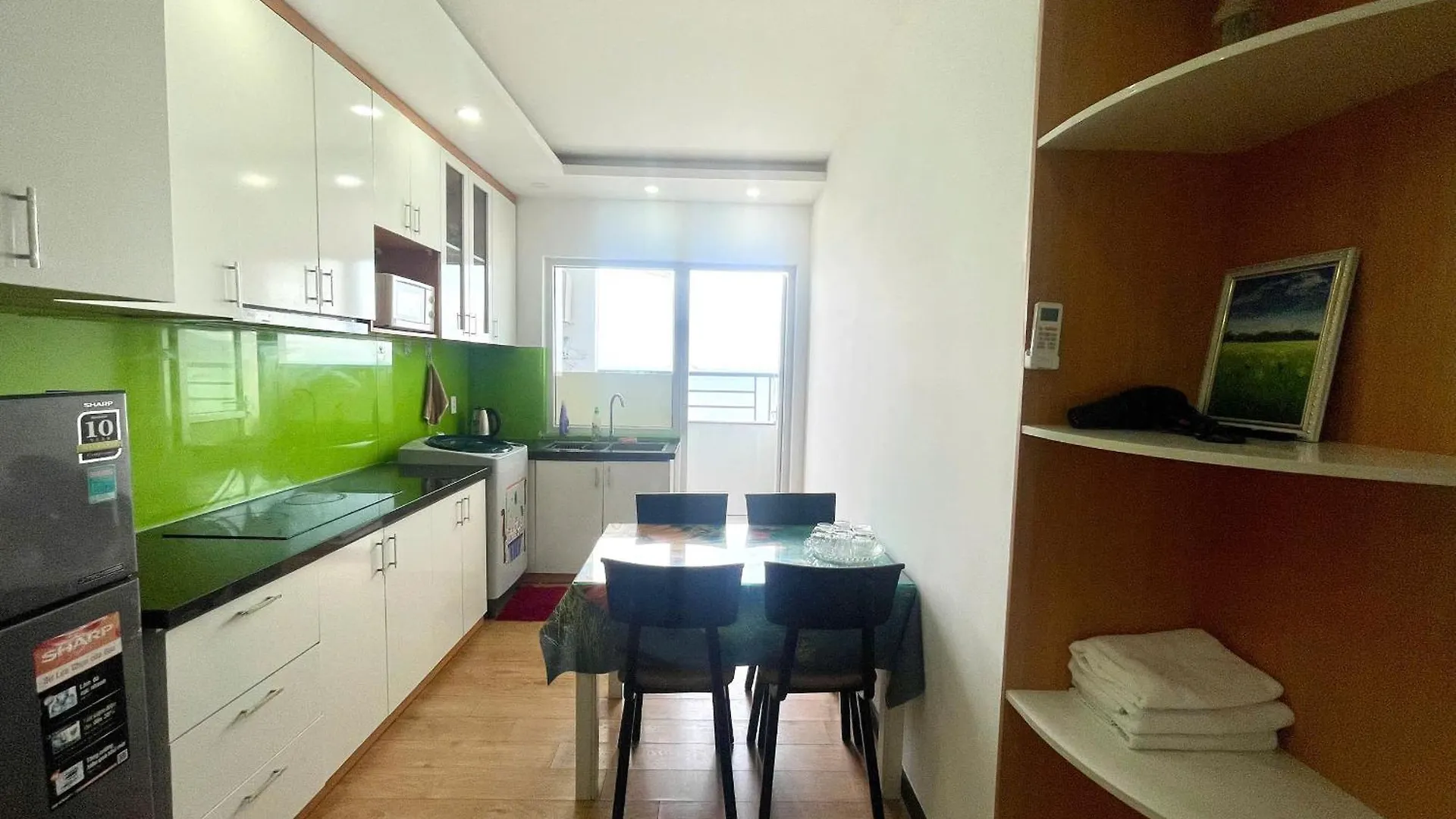 Beachfront Hon Chong Nha Trang Apartment 0*,  Vietnam
